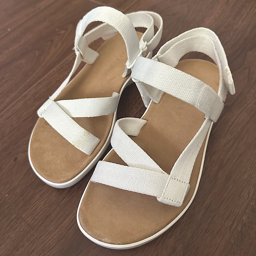 Everlane flatform sandal | white stripes